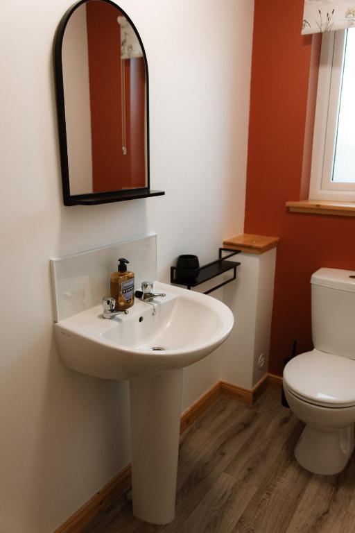 15 Queen Elizabeth Way, Kirkwall - Photo 5