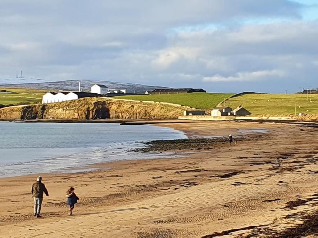 Home from home - 19 Pickaquoy Drive, Kirkwall — Apartment in Kirkwall, Orkney