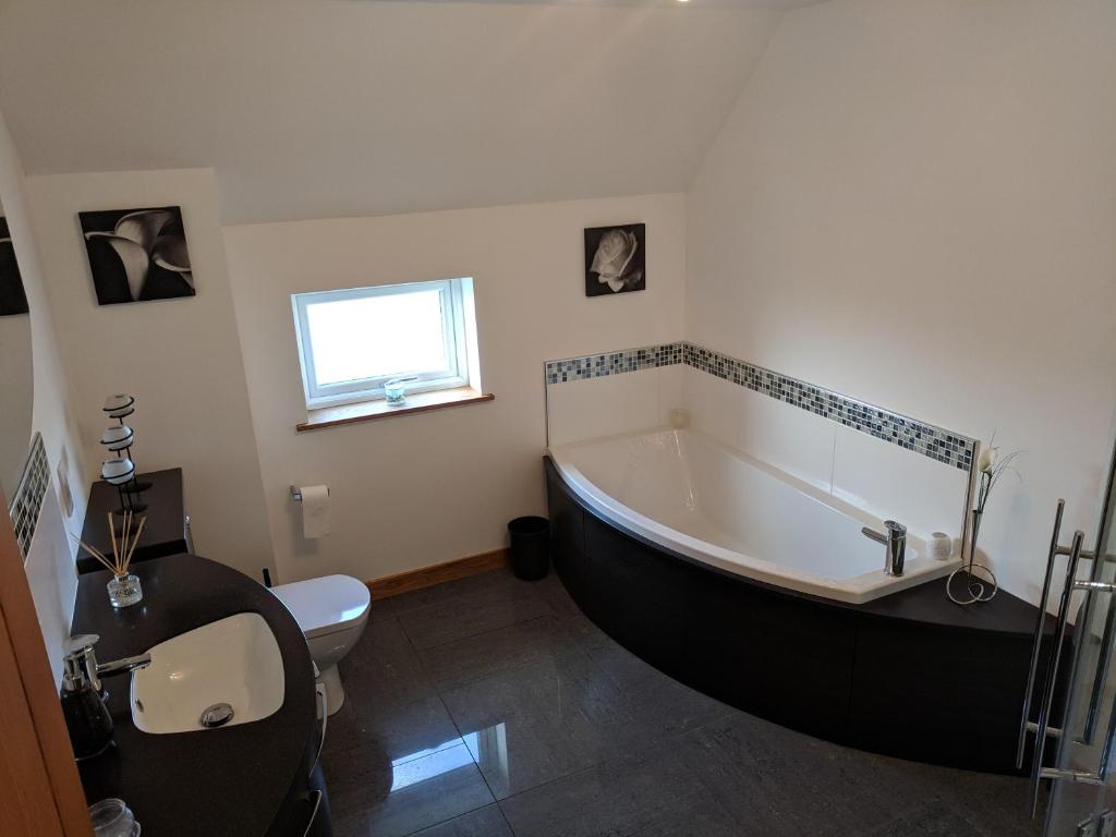 Mara Lodge B&B, Dounby, West Mainland, Orkney (photo 7)