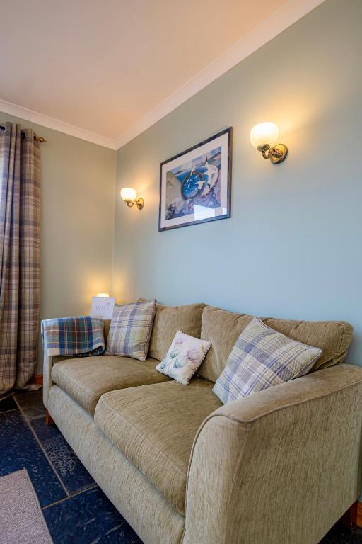 Owlswood Lodge - Photo 4