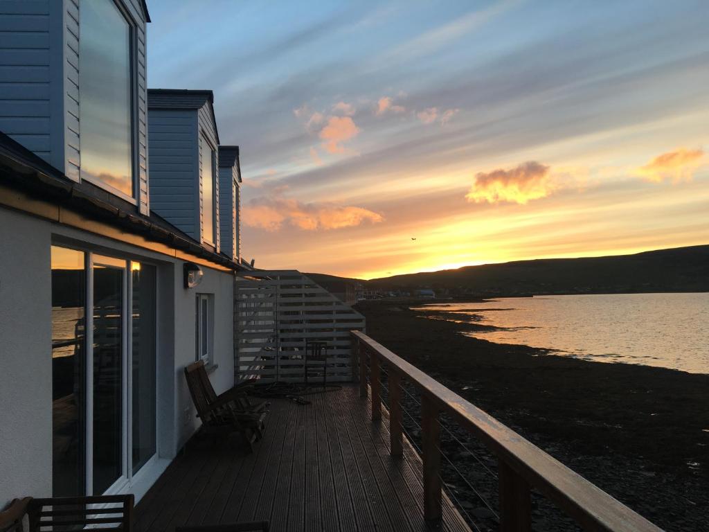 Waterfront House - Photo 4